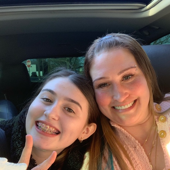 Meet your Posher, Erin - Picture 4 of 5